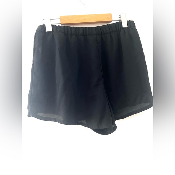 H&M DIVIDED Black Short Shorts US 8 - Picture 4 of 5